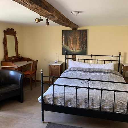 B&B Au Coeur De Villers Luaran gambar